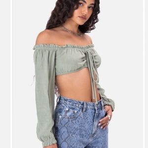 🚨NWT🚨 Adika Islands Off-Shoulder Crop Top